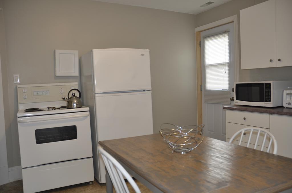 Moncton Suites - Apartments Across Georges Dumont מראה חיצוני תמונה