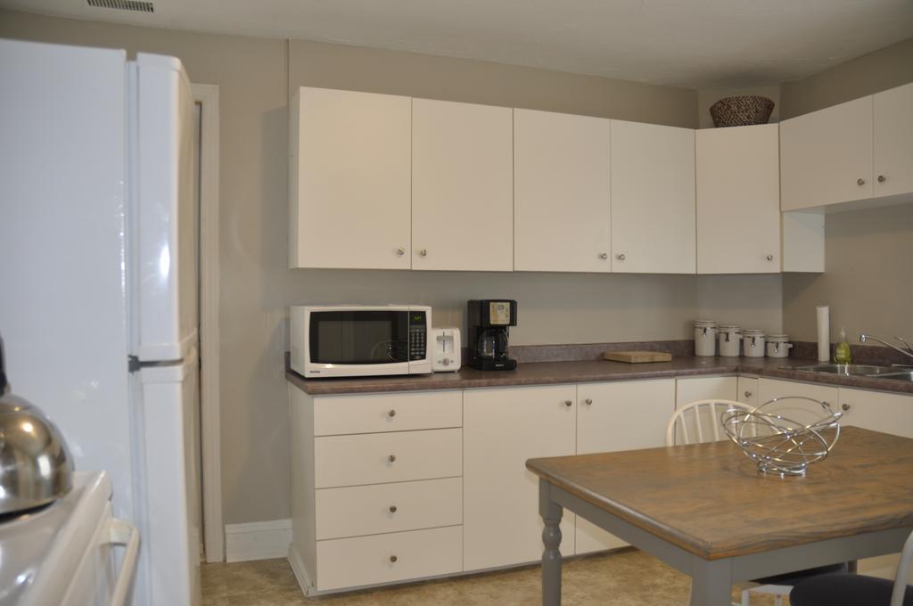 Moncton Suites - Apartments Across Georges Dumont מראה חיצוני תמונה