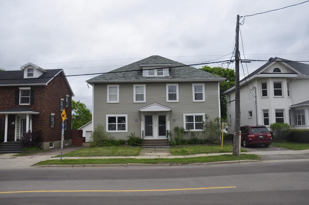 Moncton Suites - Apartments Across Georges Dumont מראה חיצוני תמונה