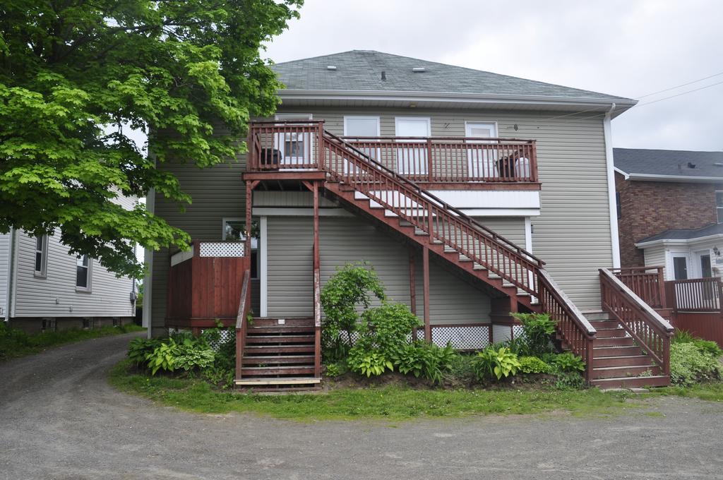 Moncton Suites - Apartments Across Georges Dumont מראה חיצוני תמונה