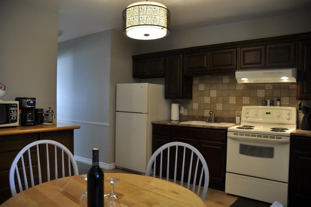 Moncton Suites - Apartments Across Georges Dumont מראה חיצוני תמונה