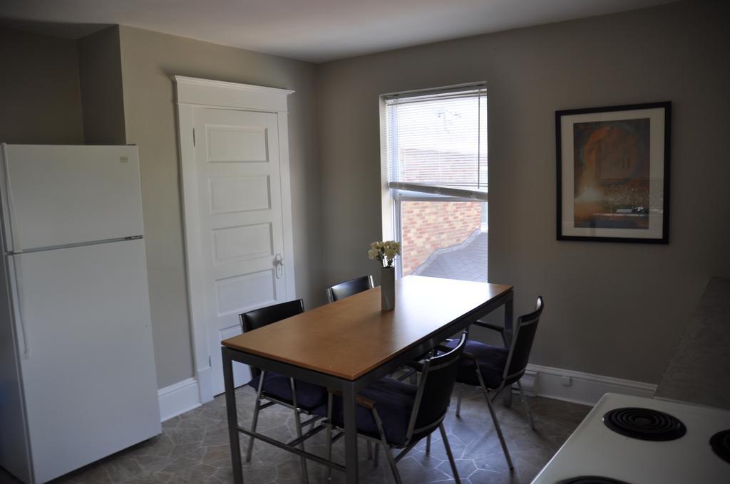 Moncton Suites - Apartments Across Georges Dumont מראה חיצוני תמונה