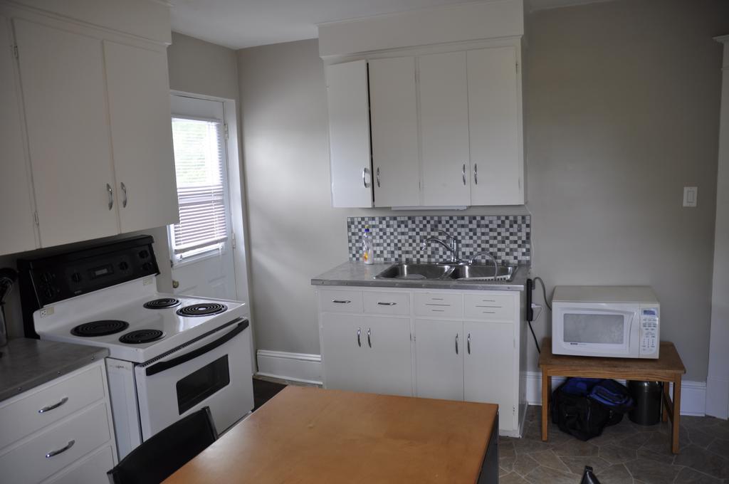 Moncton Suites - Apartments Across Georges Dumont מראה חיצוני תמונה