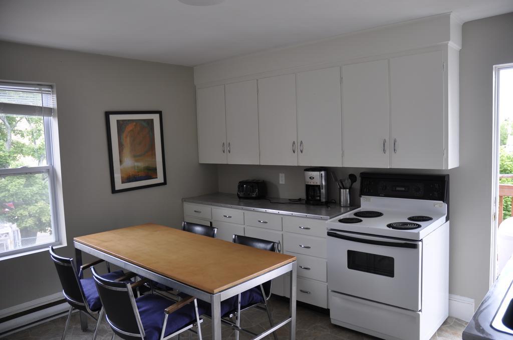 Moncton Suites - Apartments Across Georges Dumont מראה חיצוני תמונה