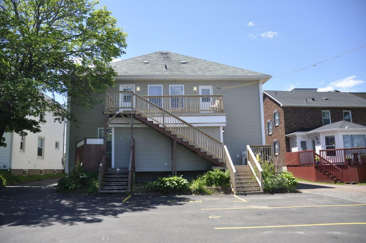 Moncton Suites - Apartments Across Georges Dumont מראה חיצוני תמונה